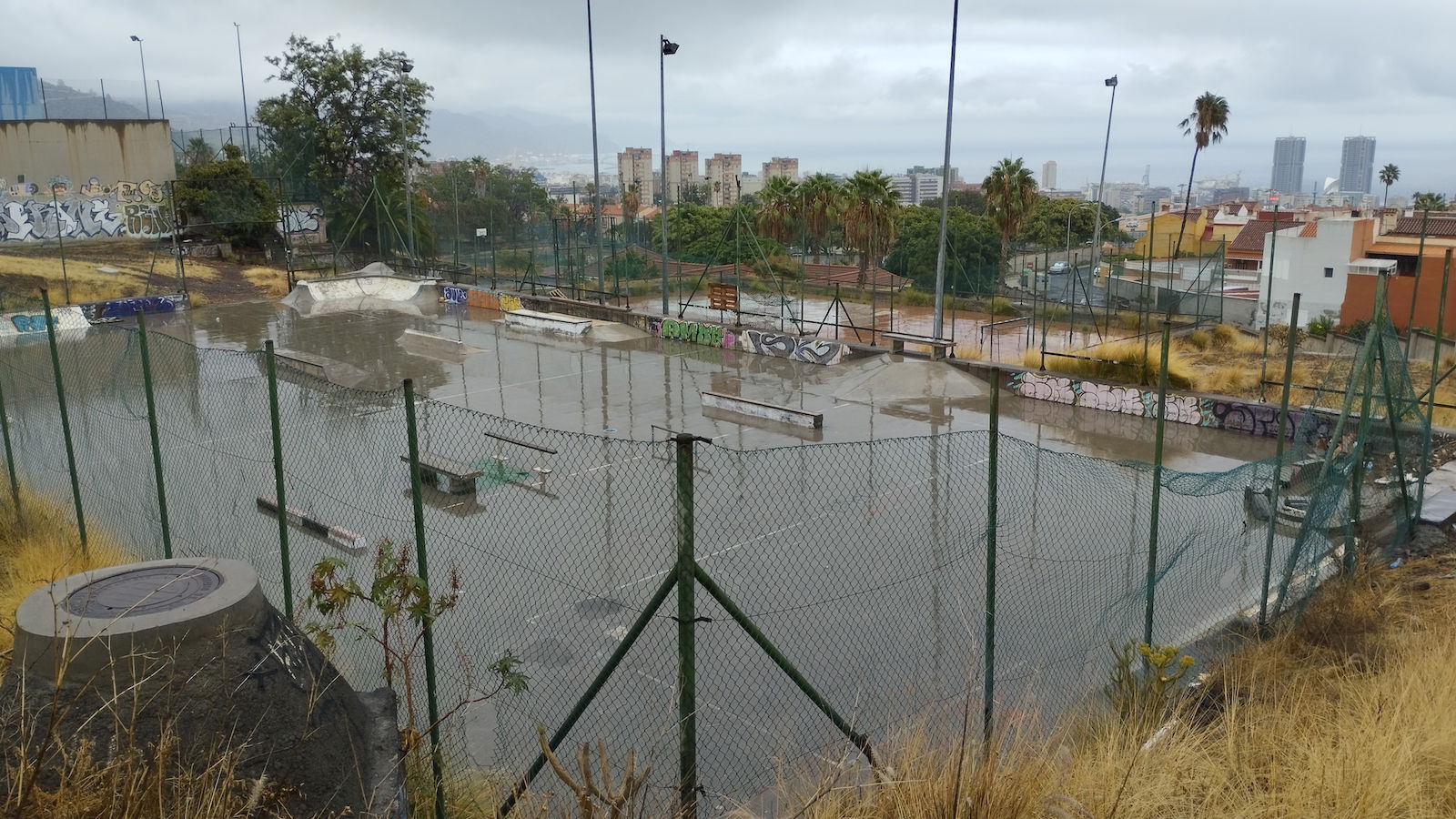 Cuchillitos de Tristan DIY skatepark